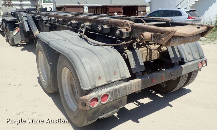 image for item DE5464 1989 Galbreath FRA318 roll-off container trailer