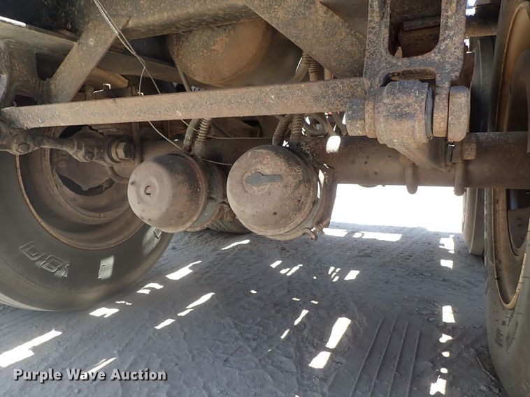 image for item DE5464 1989 Galbreath FRA318 roll-off container trailer