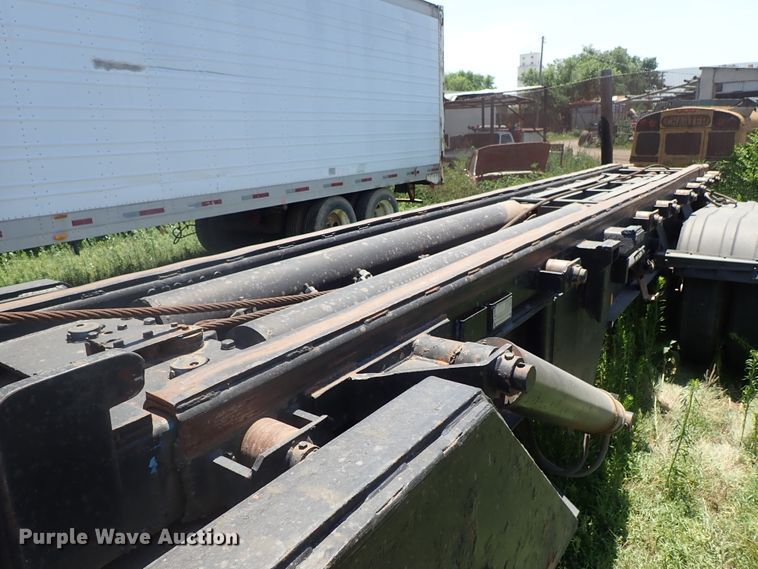 image for item DE5464 1989 Galbreath FRA318 roll-off container trailer