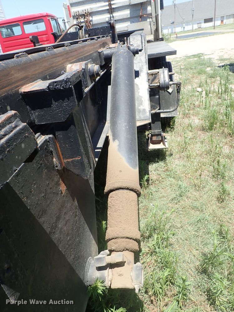 image for item DE5464 1989 Galbreath FRA318 roll-off container trailer