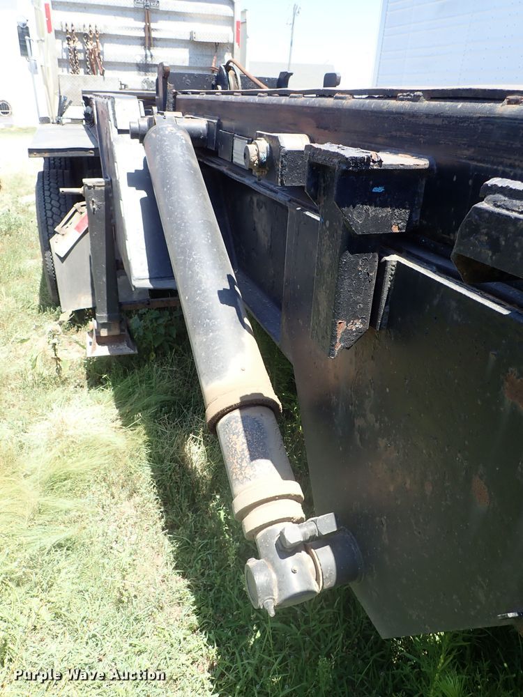 image for item DE5464 1989 Galbreath FRA318 roll-off container trailer