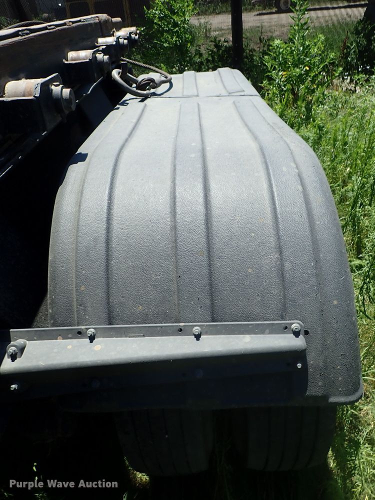 image for item DE5464 1989 Galbreath FRA318 roll-off container trailer