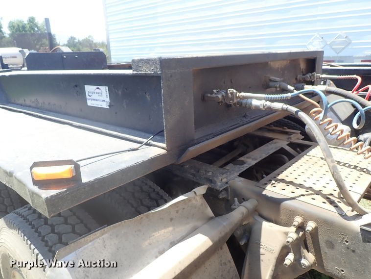 image for item DE5464 1989 Galbreath FRA318 roll-off container trailer