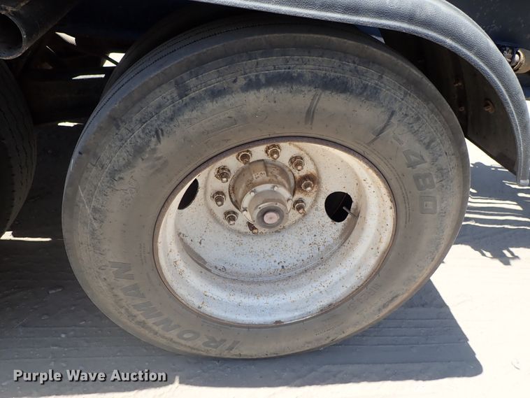 image for item DE5464 1989 Galbreath FRA318 roll-off container trailer