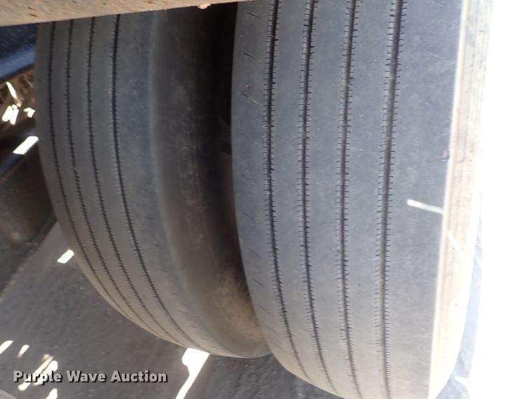 image for item DE5464 1989 Galbreath FRA318 roll-off container trailer