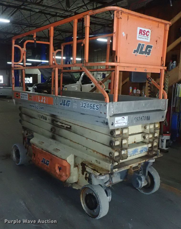 image for item DE5518 2005 JLG 3246ES scissor lift
