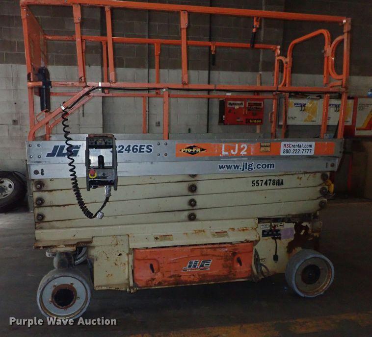 image for item DE5518 2005 JLG 3246ES scissor lift