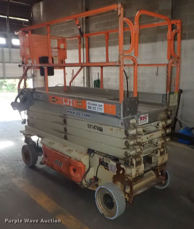 image for item DE5518 2005 JLG 3246ES scissor lift