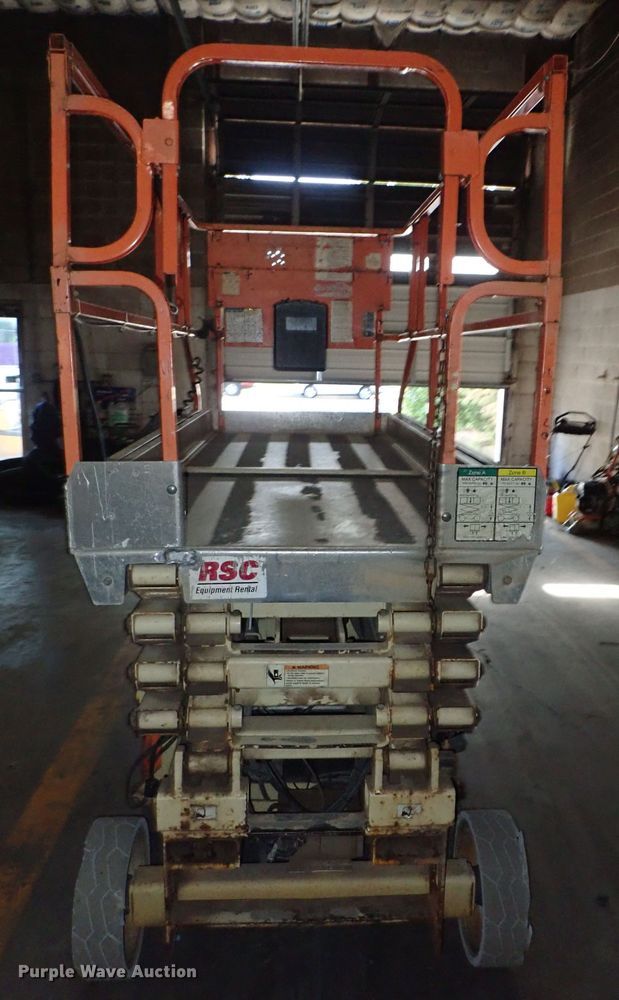 image for item DE5518 2005 JLG 3246ES scissor lift