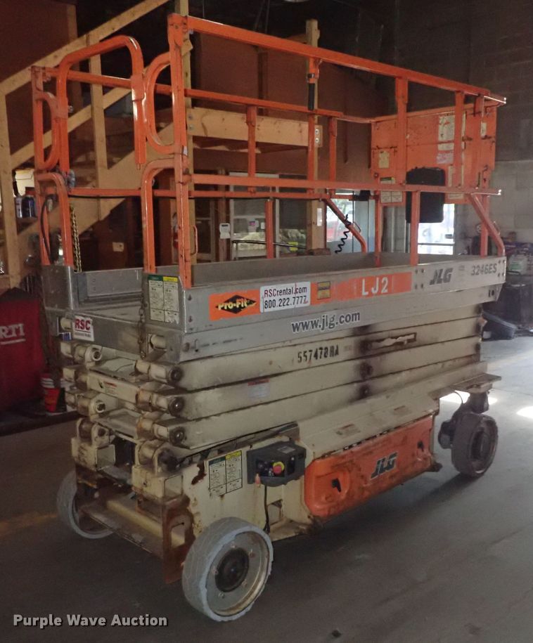 image for item DE5518 2005 JLG 3246ES scissor lift