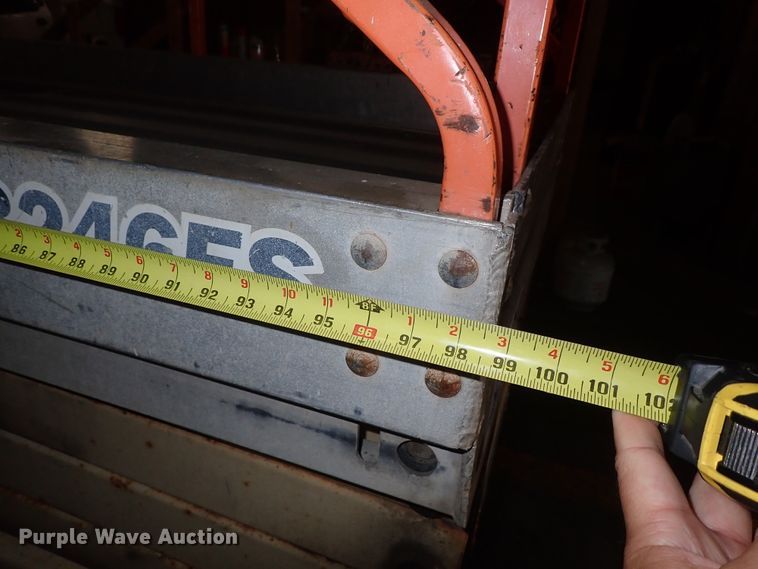 image for item DE5518 2005 JLG 3246ES scissor lift