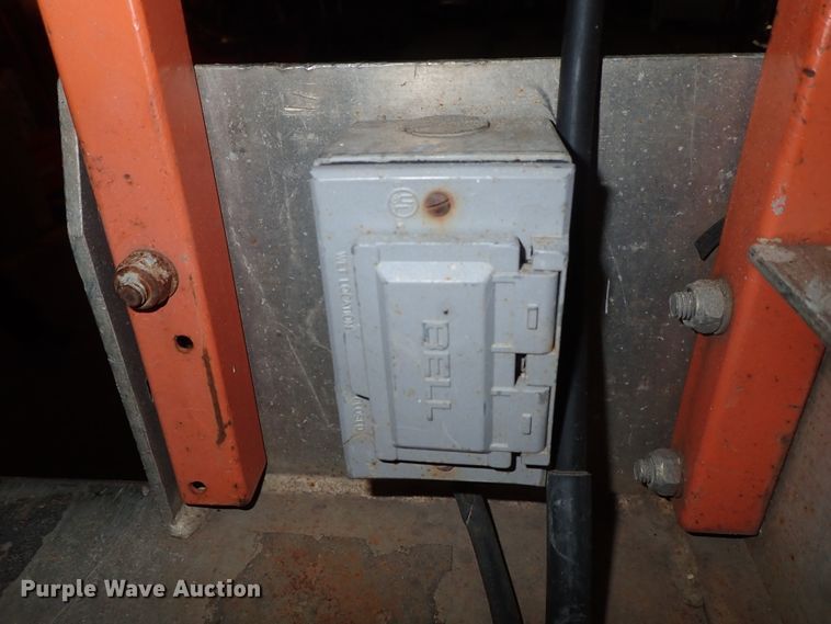 image for item DE5518 2005 JLG 3246ES scissor lift