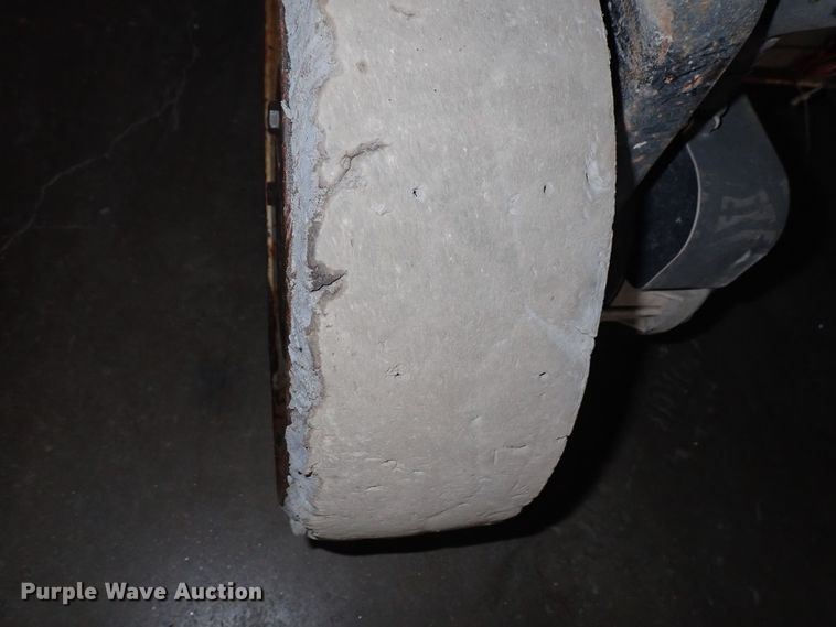 image for item DE5518 2005 JLG 3246ES scissor lift