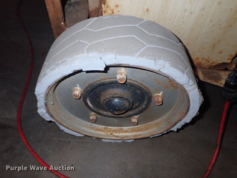 image for item DE5518 2005 JLG 3246ES scissor lift