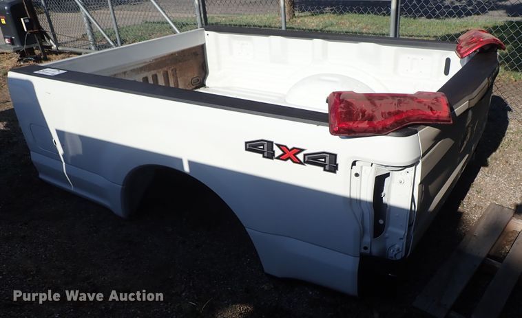image for item DE5519 2019 Ford pickup truck bed