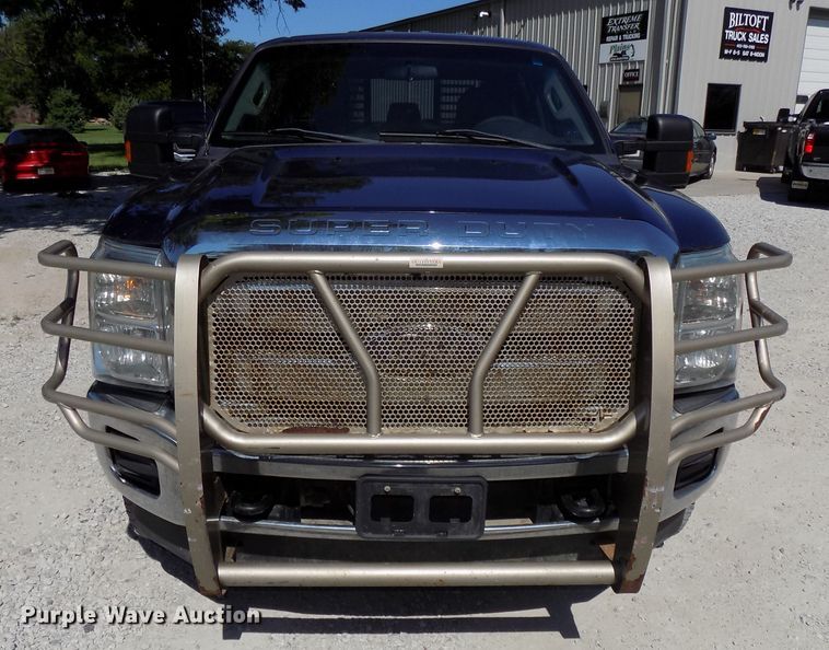 image for item DE7744 2013 Ford F250 Super Duty XLT Crew Cab pickup truck