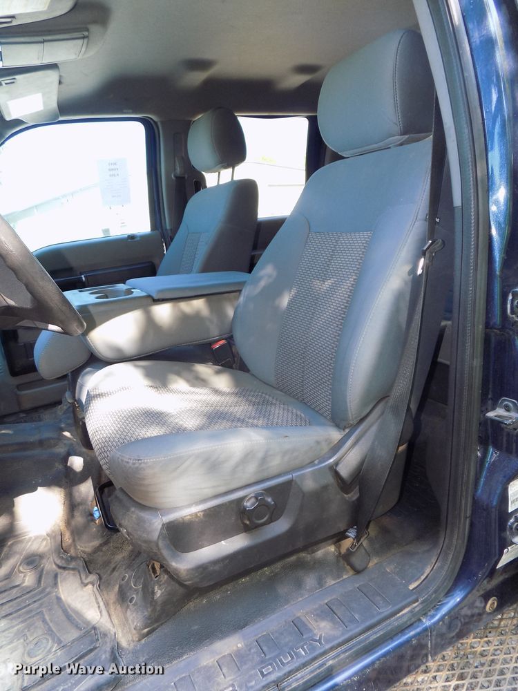 image for item DE7744 2013 Ford F250 Super Duty XLT Crew Cab pickup truck