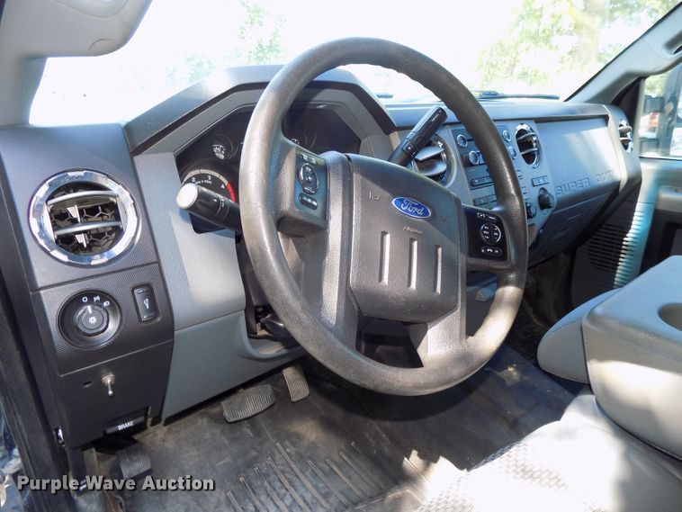 image for item DE7744 2013 Ford F250 Super Duty XLT Crew Cab pickup truck