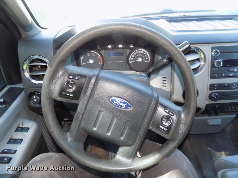 image for item DE7744 2013 Ford F250 Super Duty XLT Crew Cab pickup truck