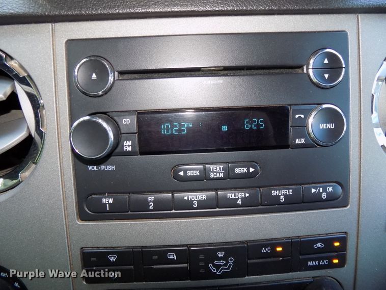 image for item DE7744 2013 Ford F250 Super Duty XLT Crew Cab pickup truck