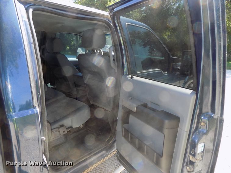 image for item DE7744 2013 Ford F250 Super Duty XLT Crew Cab pickup truck