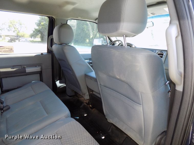 image for item DE7744 2013 Ford F250 Super Duty XLT Crew Cab pickup truck