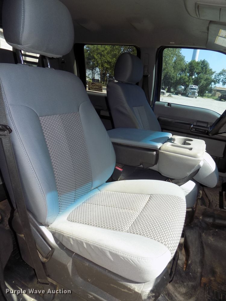 image for item DE7744 2013 Ford F250 Super Duty XLT Crew Cab pickup truck