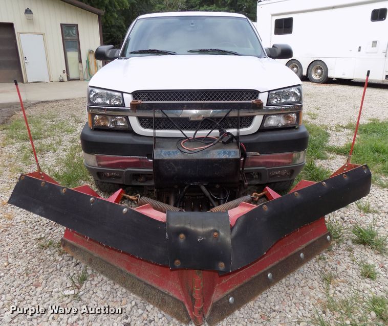 image for item DE7751 2004 Chevrolet Silverado 2500HD Ext. Cab pickup truck