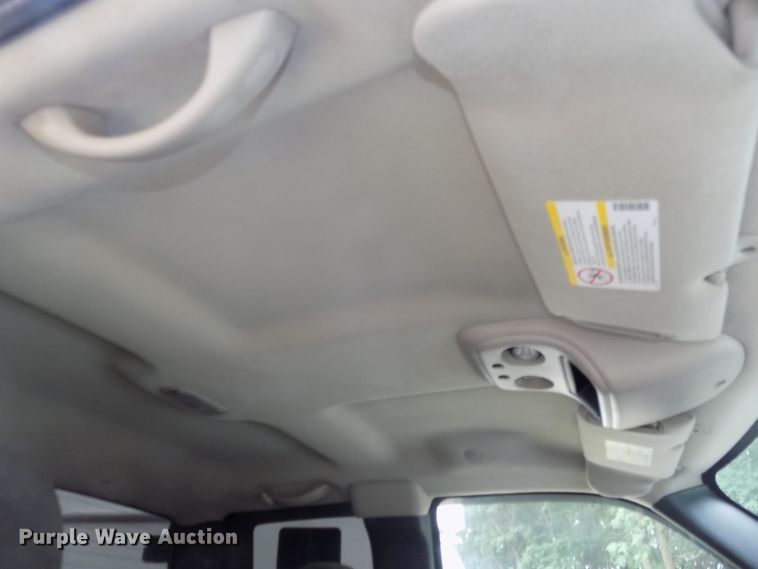 image for item DE7751 2004 Chevrolet Silverado 2500HD Ext. Cab pickup truck