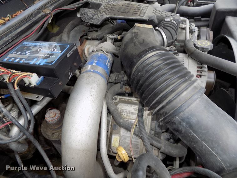 image for item DE7751 2004 Chevrolet Silverado 2500HD Ext. Cab pickup truck