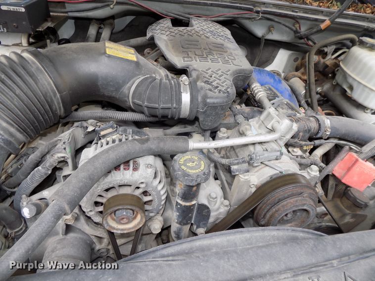 image for item DE7751 2004 Chevrolet Silverado 2500HD Ext. Cab pickup truck