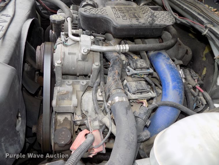 image for item DE7751 2004 Chevrolet Silverado 2500HD Ext. Cab pickup truck