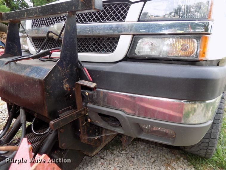 image for item DE7751 2004 Chevrolet Silverado 2500HD Ext. Cab pickup truck