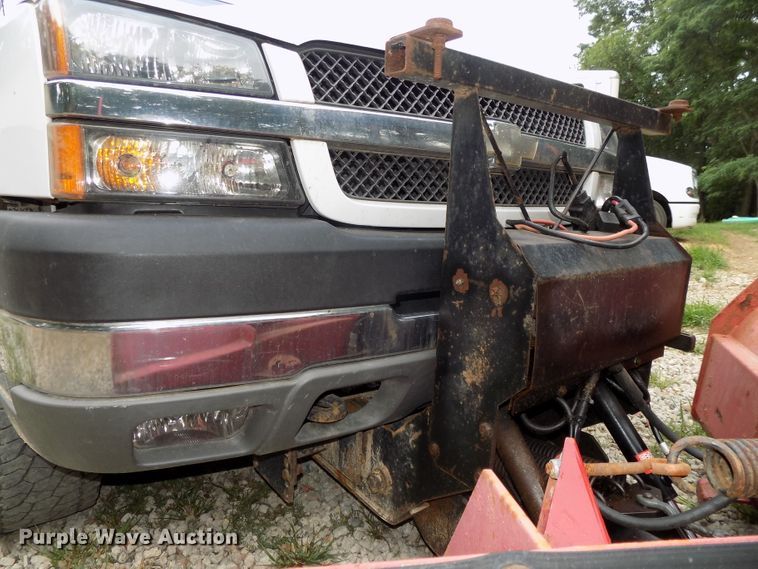 image for item DE7751 2004 Chevrolet Silverado 2500HD Ext. Cab pickup truck