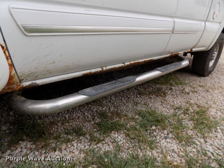 image for item DE7751 2004 Chevrolet Silverado 2500HD Ext. Cab pickup truck