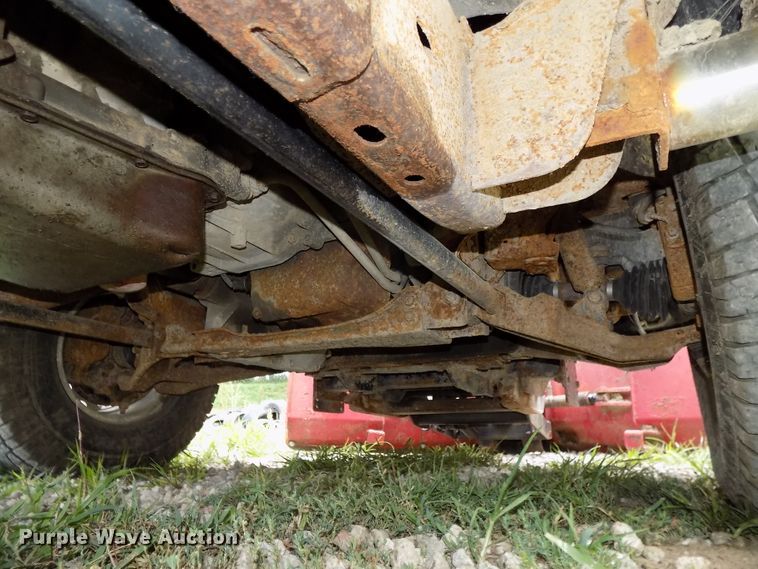 image for item DE7751 2004 Chevrolet Silverado 2500HD Ext. Cab pickup truck