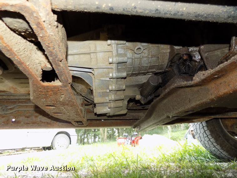 image for item DE7751 2004 Chevrolet Silverado 2500HD Ext. Cab pickup truck