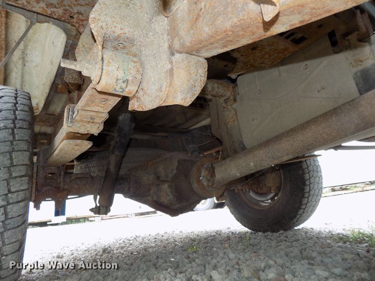 image for item DE7751 2004 Chevrolet Silverado 2500HD Ext. Cab pickup truck