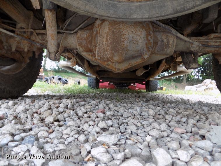 image for item DE7751 2004 Chevrolet Silverado 2500HD Ext. Cab pickup truck