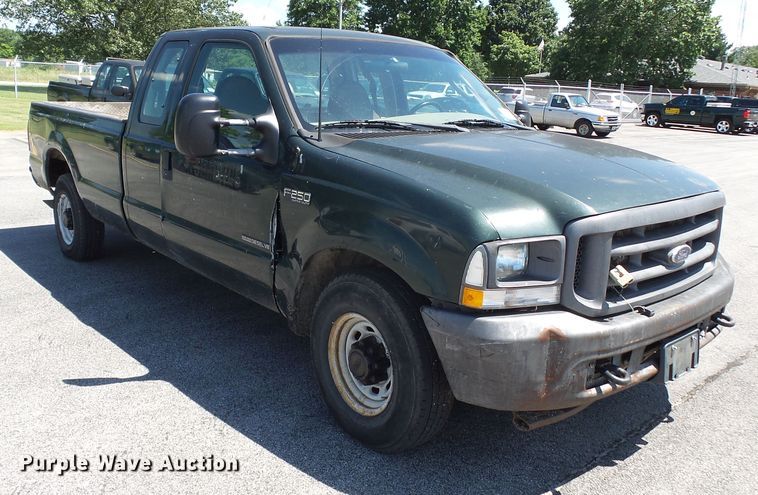 image for item DE7898 2003 Ford F250 Super Duty SuperCab pickup truck