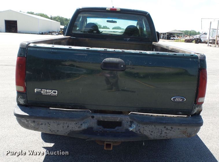 image for item DE7898 2003 Ford F250 Super Duty SuperCab pickup truck