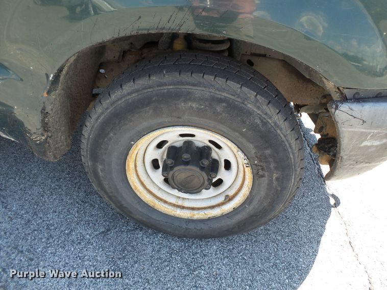 image for item DE7898 2003 Ford F250 Super Duty SuperCab pickup truck