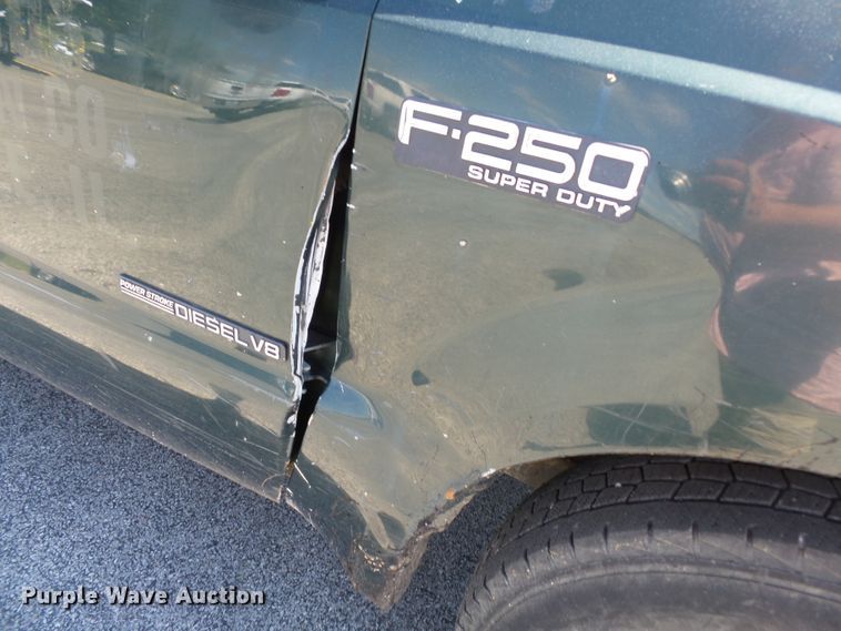 image for item DE7898 2003 Ford F250 Super Duty SuperCab pickup truck