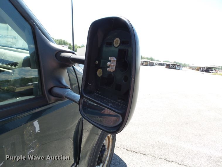 image for item DE7898 2003 Ford F250 Super Duty SuperCab pickup truck