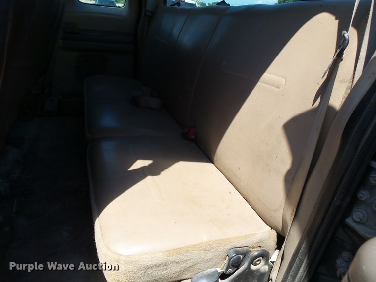 image for item DE7898 2003 Ford F250 Super Duty SuperCab pickup truck