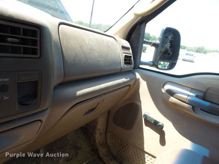 image for item DE7898 2003 Ford F250 Super Duty SuperCab pickup truck