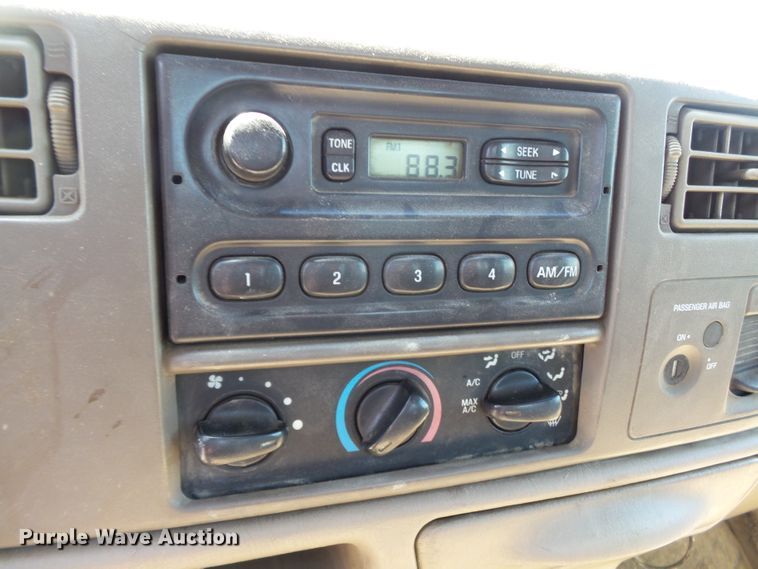 image for item DE7898 2003 Ford F250 Super Duty SuperCab pickup truck