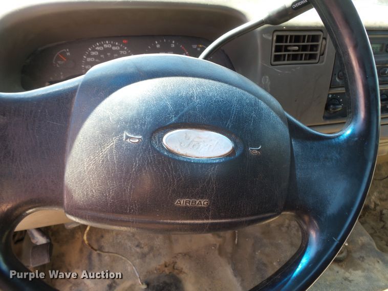 image for item DE7898 2003 Ford F250 Super Duty SuperCab pickup truck