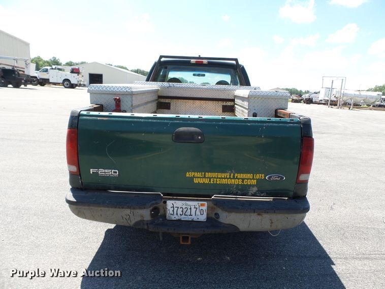 image for item DE7899 2001 Ford F250 Super Duty SuperCab pickup truck