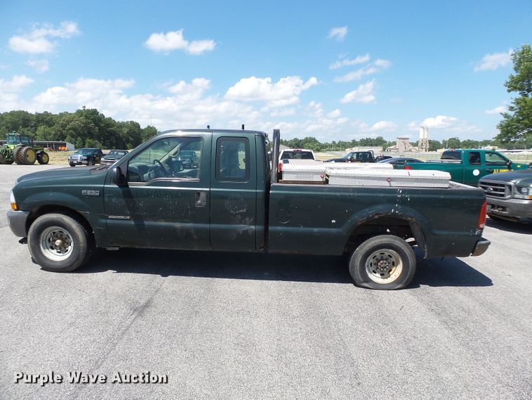 image for item DE7899 2001 Ford F250 Super Duty SuperCab pickup truck